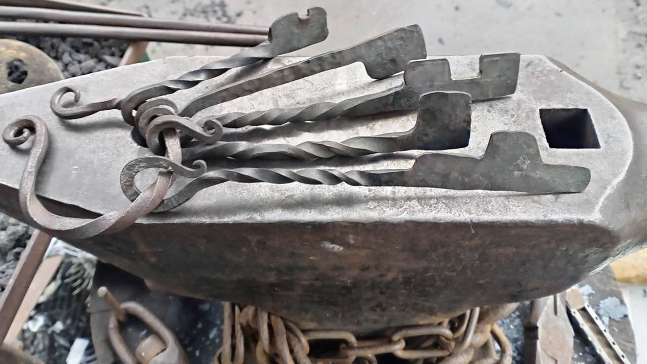 Blacksmithing workshops - medieval key making