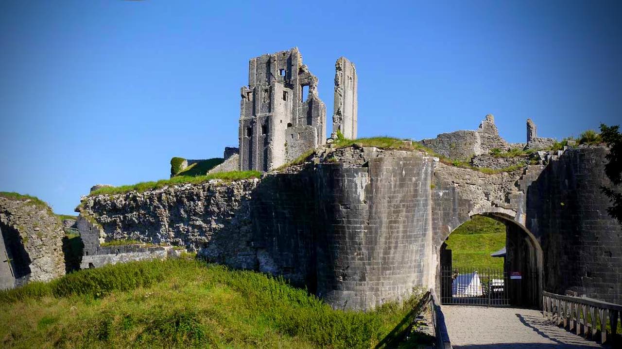 Castle Critters family quest at Corfe Castle